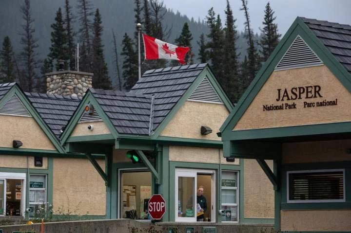 Jasper town officials call for new train service to connect with Edmonton