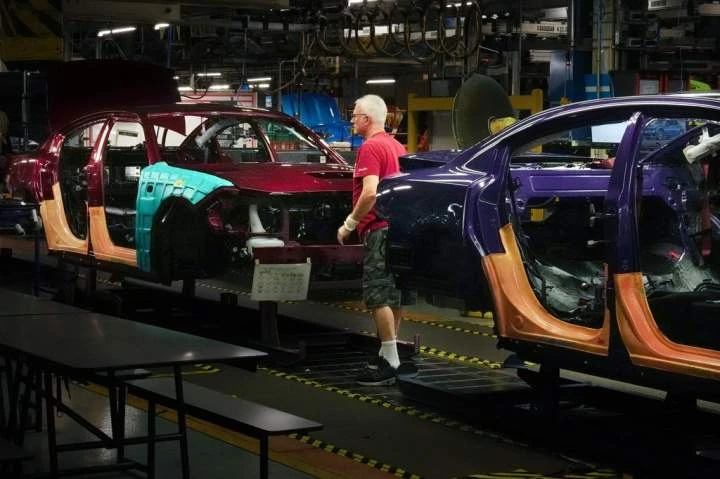 Premier Ford calls on Stellantis to ‘live up to their promise’ to Brampton workers