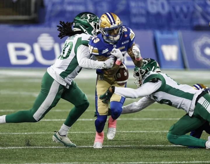 Bombers beat Riders on late Castillo field goal