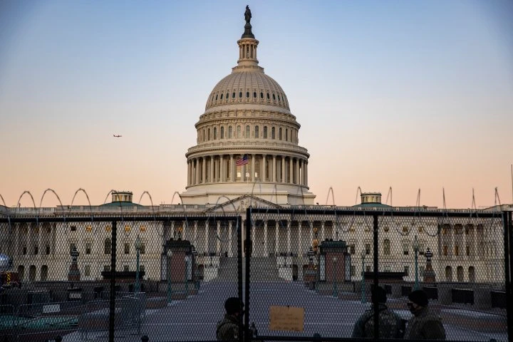 Oath Keepers member pleads guilty to conspiracy in U.S. Capitol riot