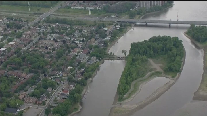 Boater critically injured after watercraft hits bridge pillar in Montreal river