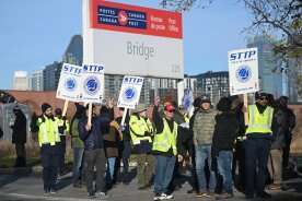 Canada Post strike talks continue but ‘lot of ground’ remains