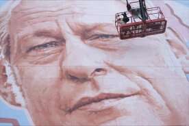 New mural in Montreal honours René Lévesque