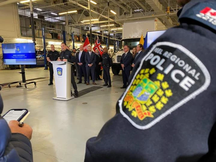 2 suspects remain wanted almost 3 years after Pearson gold heist
