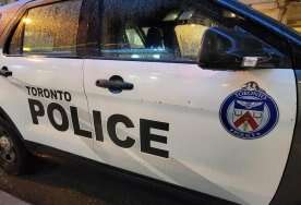 3 police officers hurt during 2 suspected auto thefts in Toronto