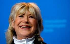 Marianne Faithfull, singer and British pop icon, dies at 78