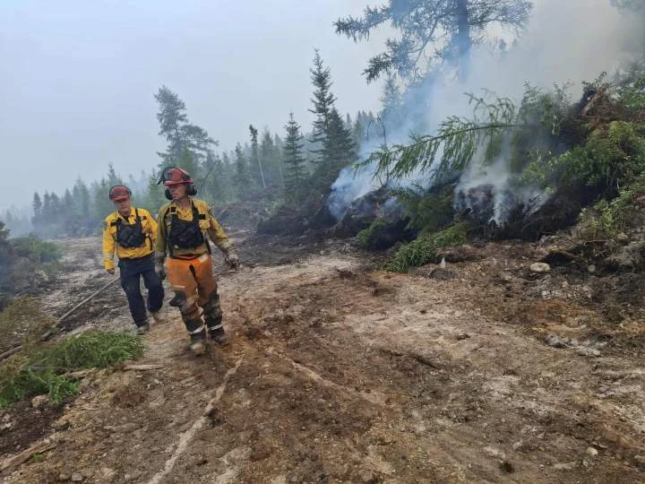 New Brunswick wildfires: Irishtown residents on ‘pins and needles’ as blaze persists