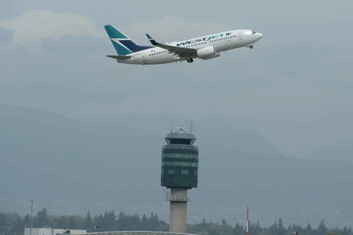 How an air traffic controller shortage is impacting Canadian airports