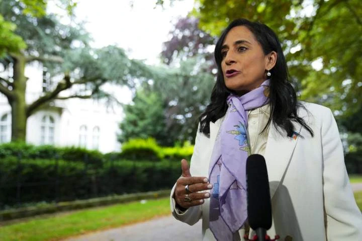 Foreign minister ‘looking into’ how Canadian firearms got to Russia