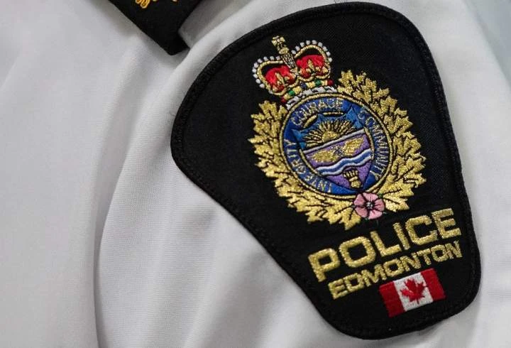Edmonton police warn people to be on the lookout for a group of hugging bandits