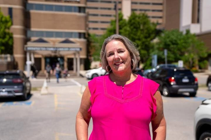 Ontario cancer survivor celebrates birthday by paying for patients’ hospital parking