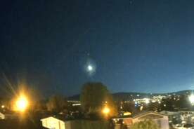 Meteor briefly lights up night sky across southern B.C.