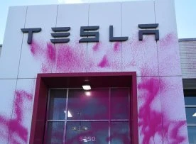 Tesla dealership in Quebec vandalized, 2 people arrested