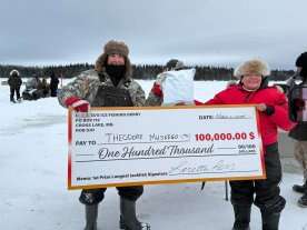 $100,000 catch of a lifetime at northern Manitoba ice fishing derby