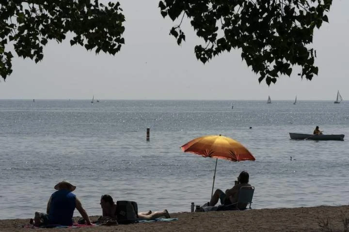 Environment Canada issues heat warning for southern Ontario starting Thursday