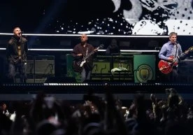 Oasis returns after 16-year hiatus to a U.K. crowd