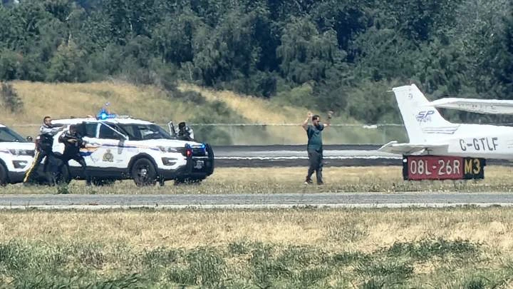 Man who stole plane from Victoria just walked up, took Cessna, flying club says