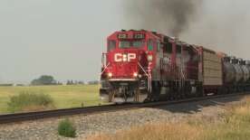 Potential rail strike has Sask. farmers, government on edge as harvest approaches