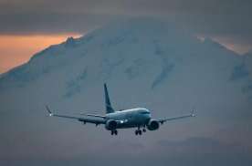 Airline watchdog applauds B.C. tribunal decision over compensation