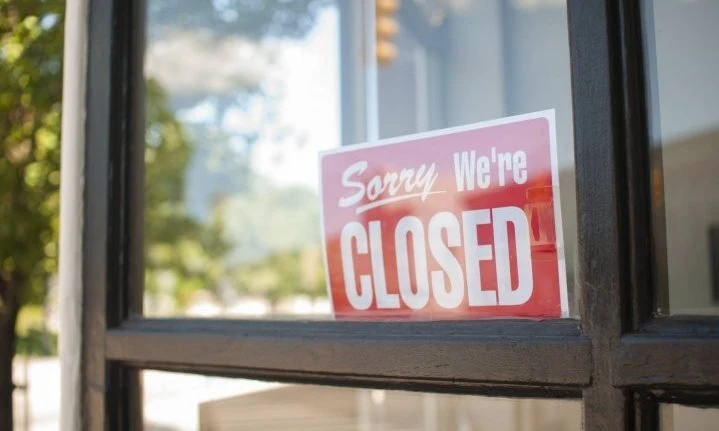 Retail sales plunged 5.7% in April amid third wave of COVID-19