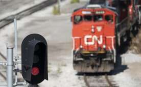 CN Rail signal union issues 72-hour strike notice