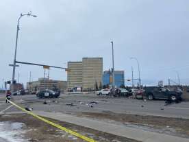 5 vehicles involved in Boxing Day crash in Calgary; at least 4 hospitalized