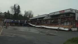 Possible explosion rocks Metro Vancouver strip mall