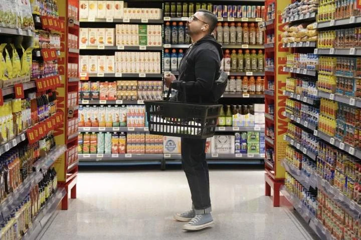 Canadians to receive one-time grocery benefit payment on June 5