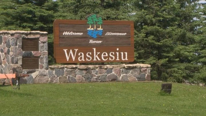 How have 2025’s smoky skies in Saskatchewan affected Waskesiu?