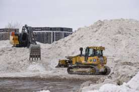 Toronto readies for flood risk as piles of snow start to melt this week