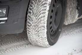 Winnipeg experts encourage use of winter tires despite price