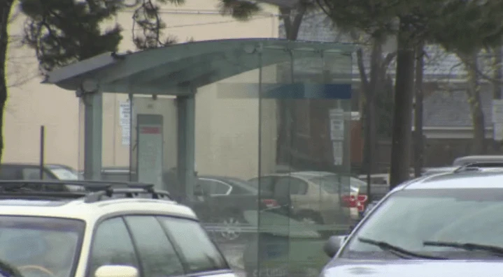 Man dead after shooting in Toronto parking lot, police search for suspects