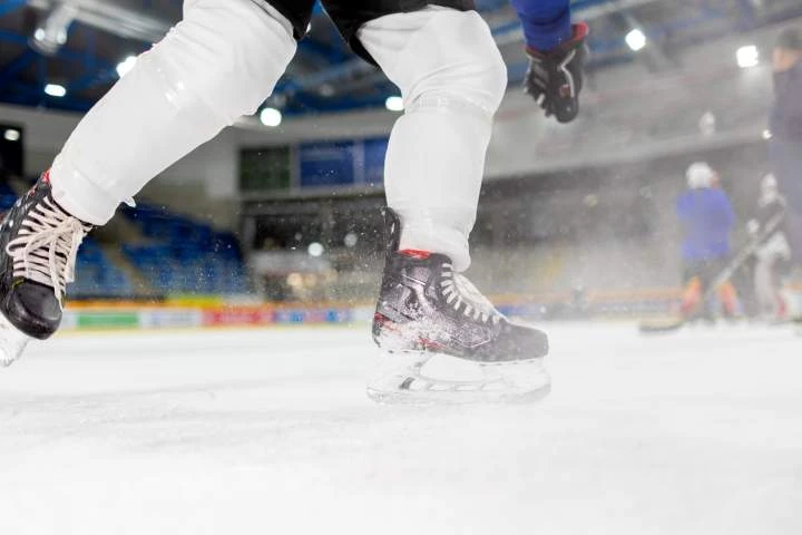 Man facing assault charge after player seriously hurt during Ontario hockey game