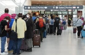 Air Canada, WestJet still ranking low on customer satisfaction, study shows