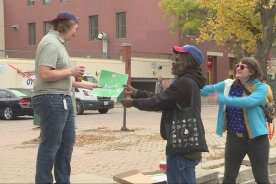 Winnipeggers mark World Mental Health Day with explosion of love notes