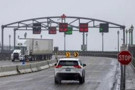 Canada-U.S. travel drops for 4th straight month, new data suggests