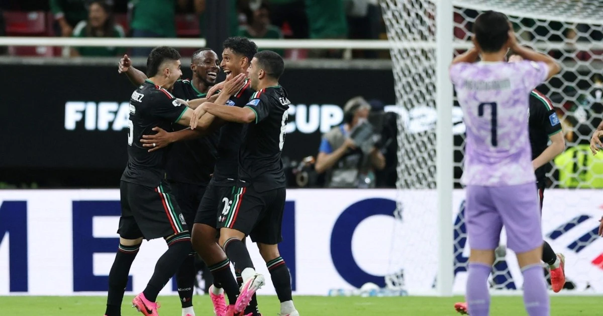 ¡Gol de México! Luis Romo aprovecha un error para dar la ventaja a México