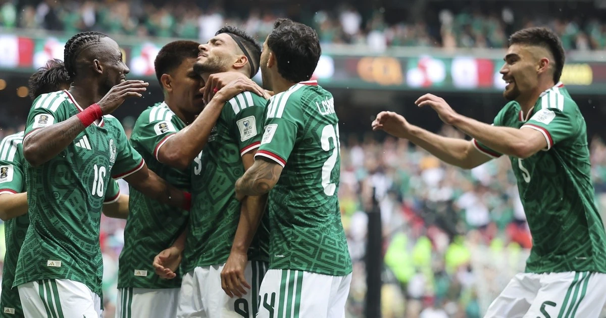 Raúl Jiménez y Quiñones impulsan el triunfo de México