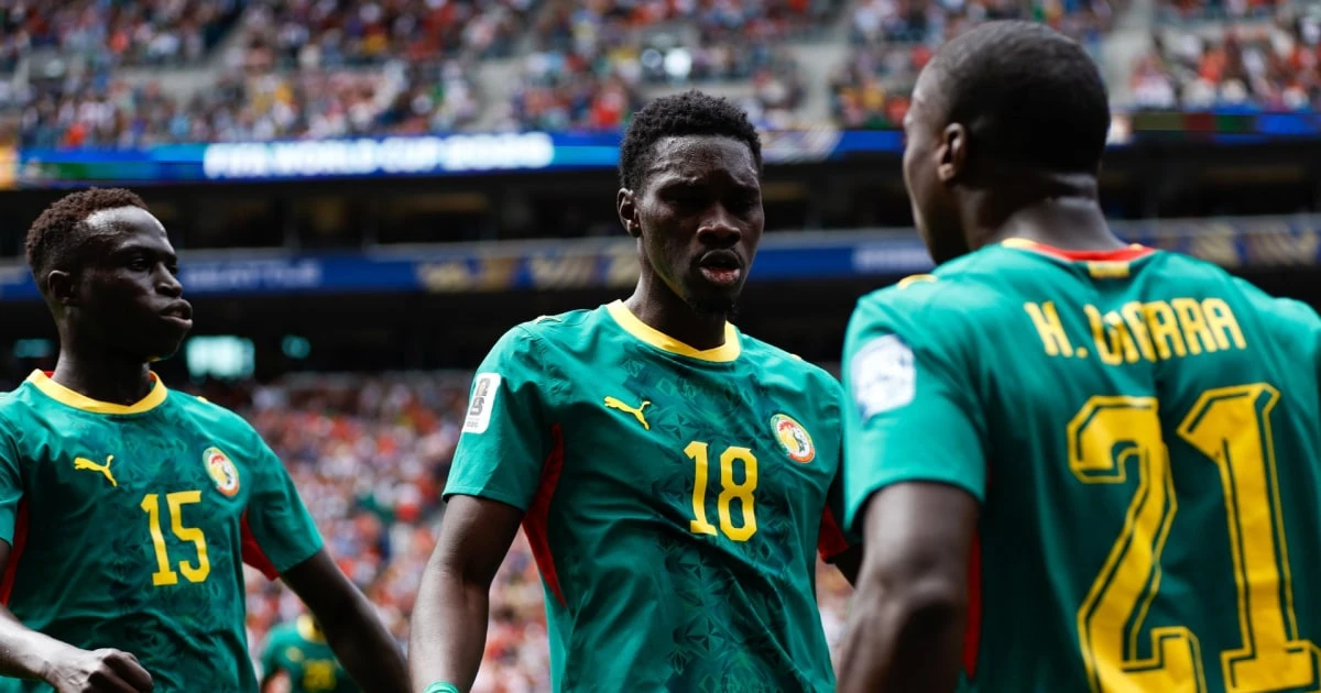 Ismaïla Sarr controla de pecho y marca el segundo de Senegal