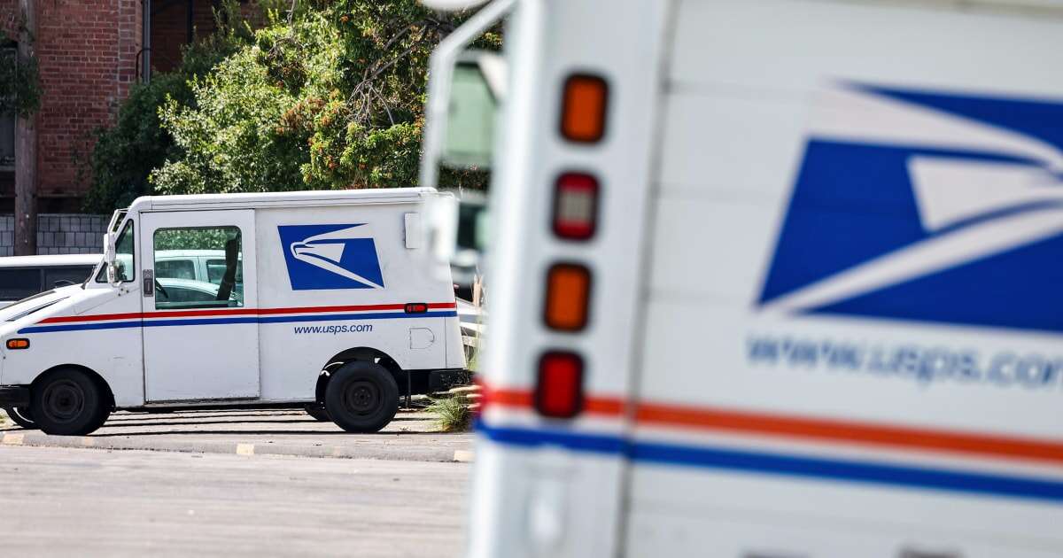 Former USPS sorting clerk admits to on-the-job theft of $100K in sports memorabilia 