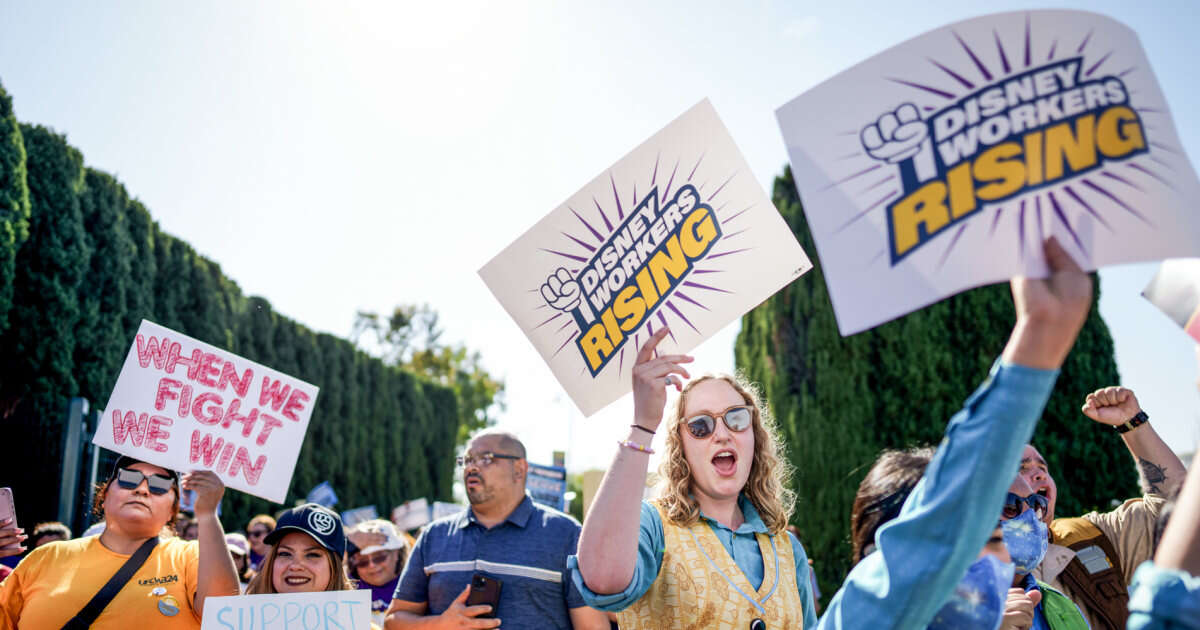 Disneyland workers reach tentative deal with company, averting strike