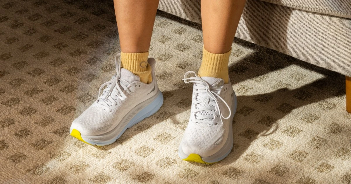 The best women's sneakers for wide feet, according to podiatrists