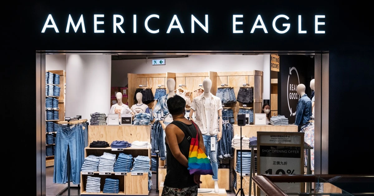 American Eagle shares plunge 17% after it withdraws guidance, writes off $75 million in inventory