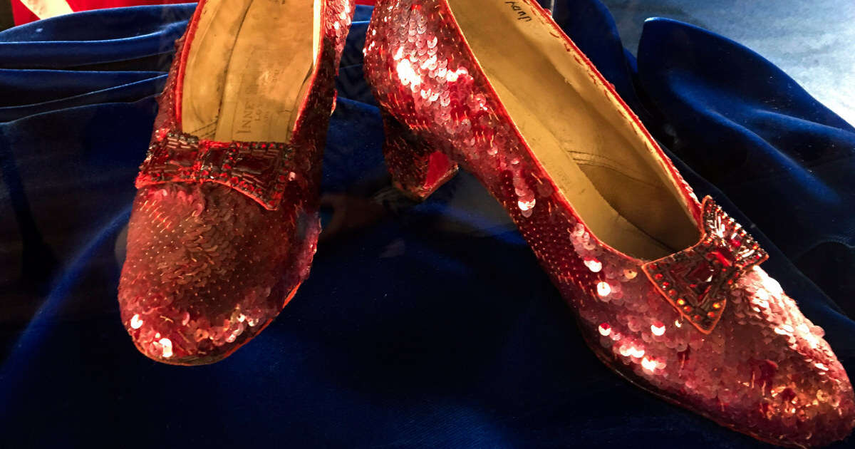 Man accused of hiding stolen 'Wizard of Oz' ruby slippers dies ahead of court hearing