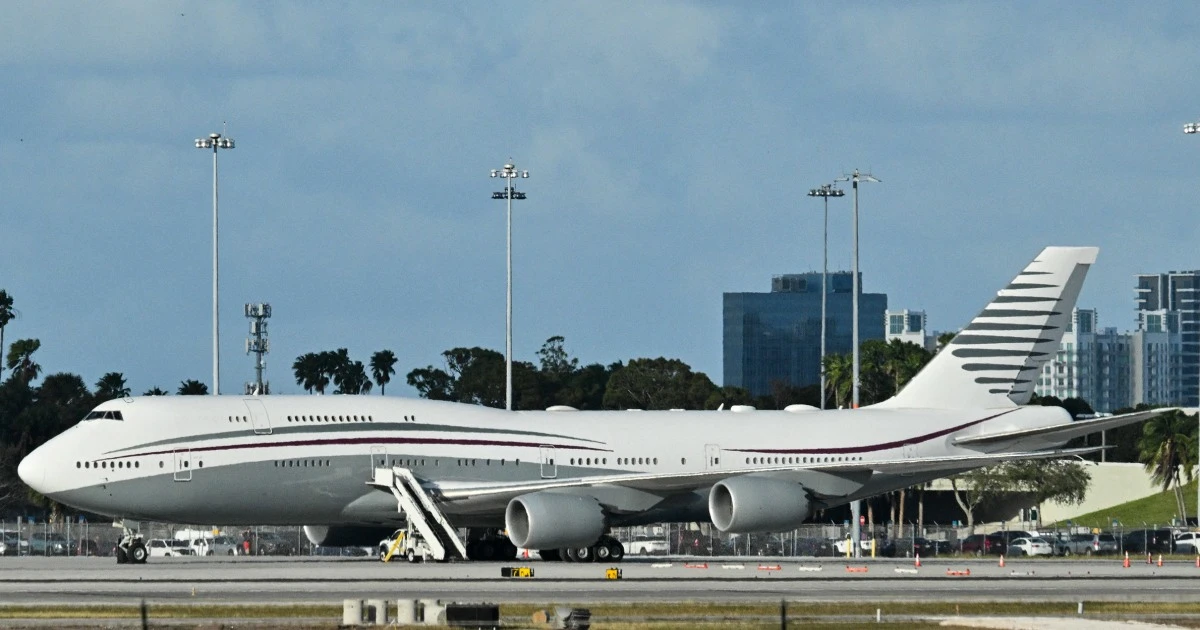 Turning Qatari 747 into Air Force One could cost $1 billion and take years, experts say