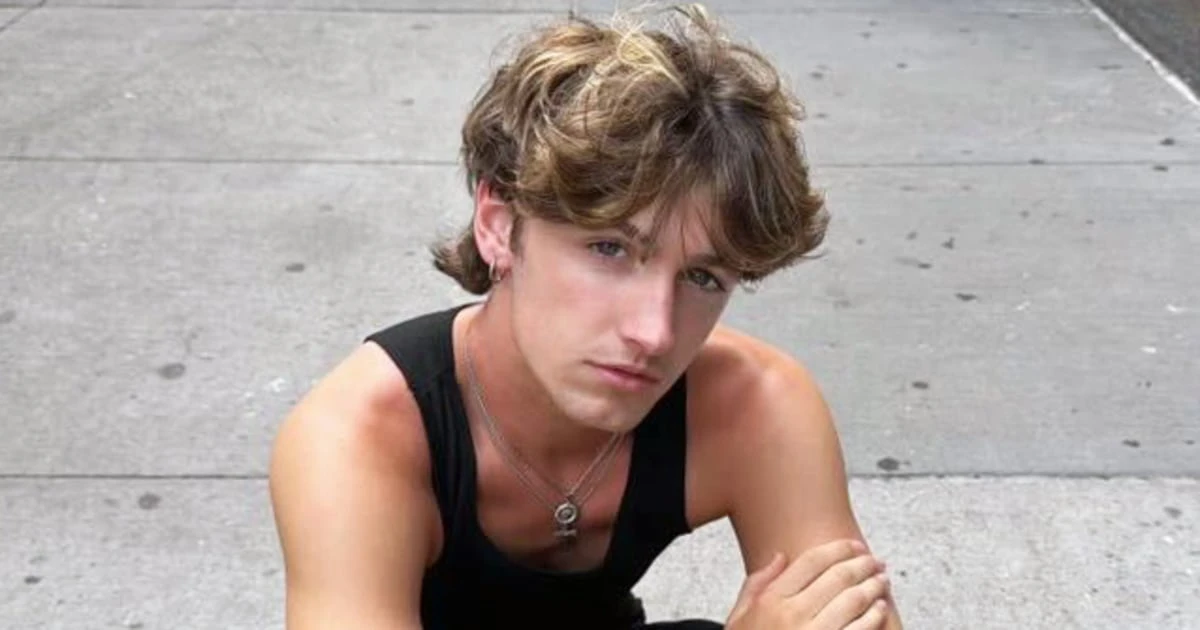 Meet the 19-year-old getting paid to rate Instagram profiles