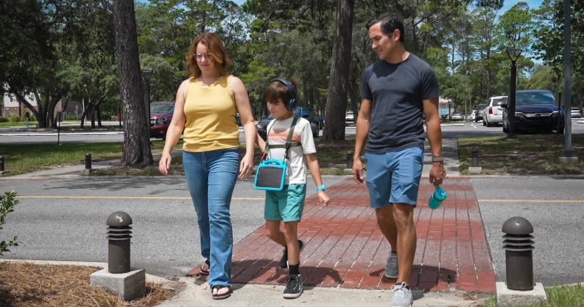 Senators call for the military healthcare program to cover autism therapy as a basic benefit