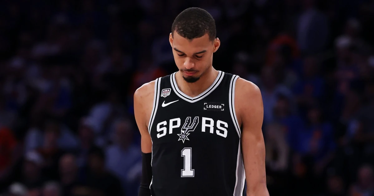 Silence fills Spurs locker room after devastating Game 4 meltdown