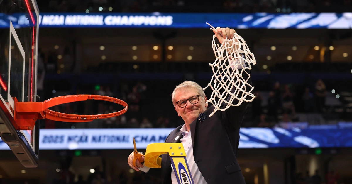 UConn coach Geno Auriemma talks about his future and why he's fine with being called 'gramps'
