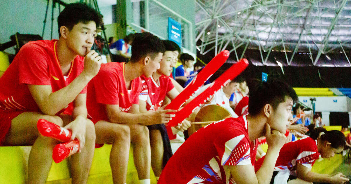 17-year-old Chinese badminton player collapses on court and dies, medical response time decried 